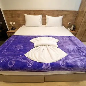 Zin 3*, Istanbul Turkey